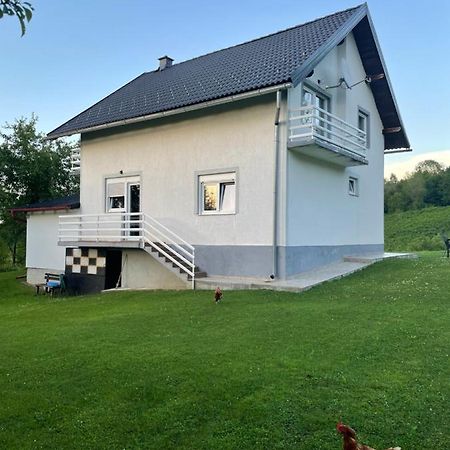 Apartman Mile - Holiday House 스몰리야나크 외부 사진