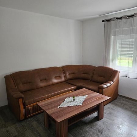 Apartman Mile - Holiday House 스몰리야나크 외부 사진