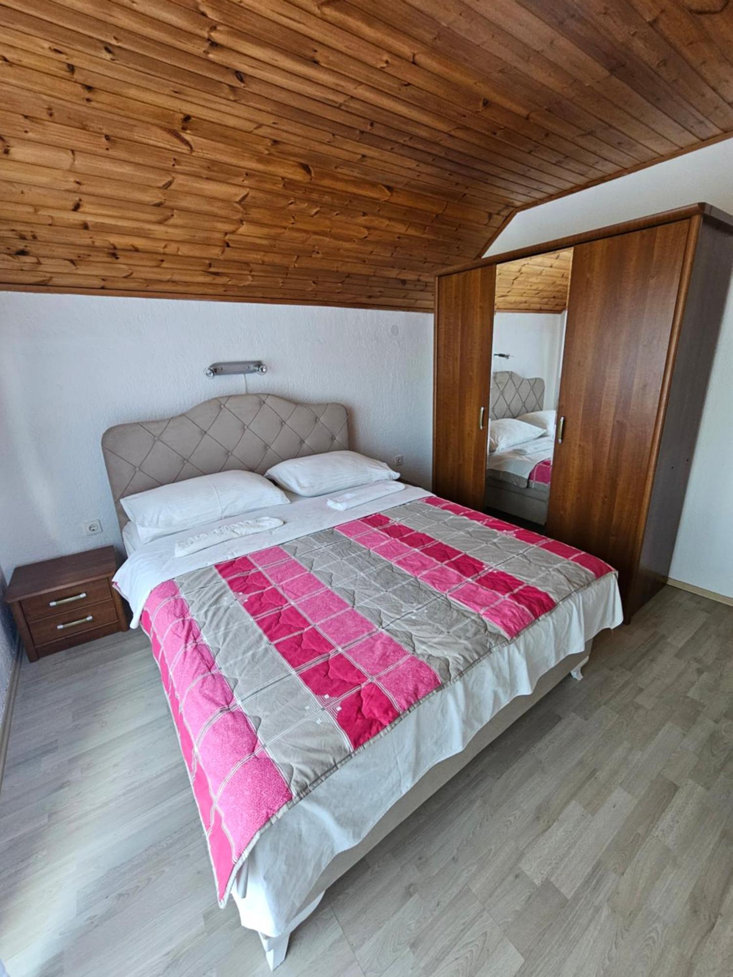 Apartman Mile - Holiday House 스몰리야나크 외부 사진